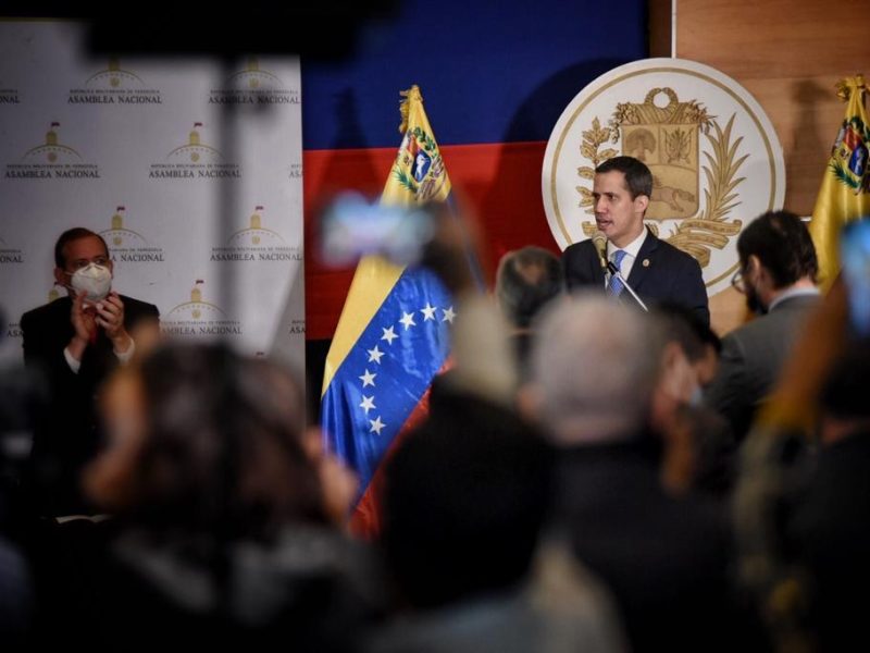 Guaidó inicia prórroga legislativa con un llamado a tregua