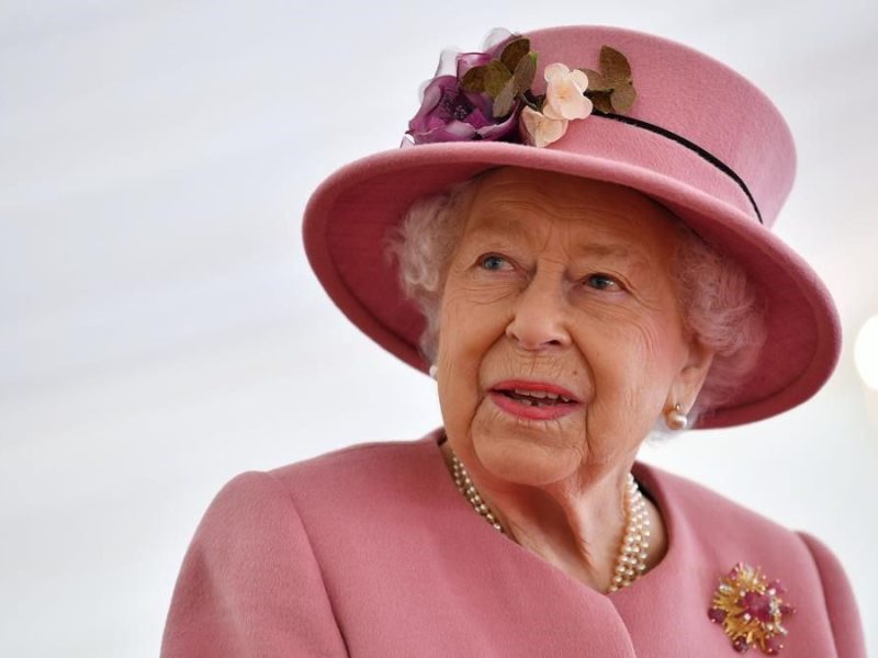 La reina Isabel II cancela sus actos oficiales por las próximas dos semanas