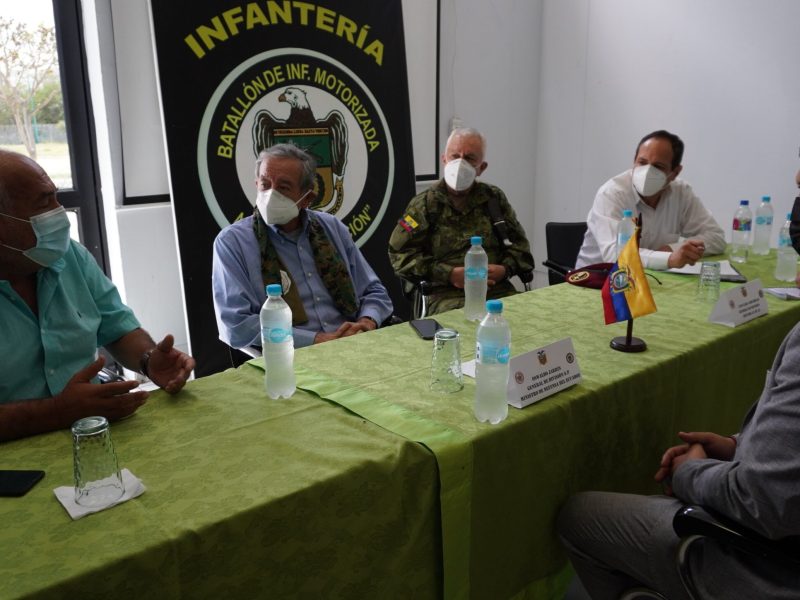 Ecuador aumenta presencia militar en frontera con Perú para vigilar migración
