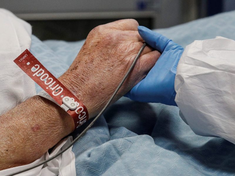 Italia aprueba la vacuna de AstraZeneca para mayores de 18 años