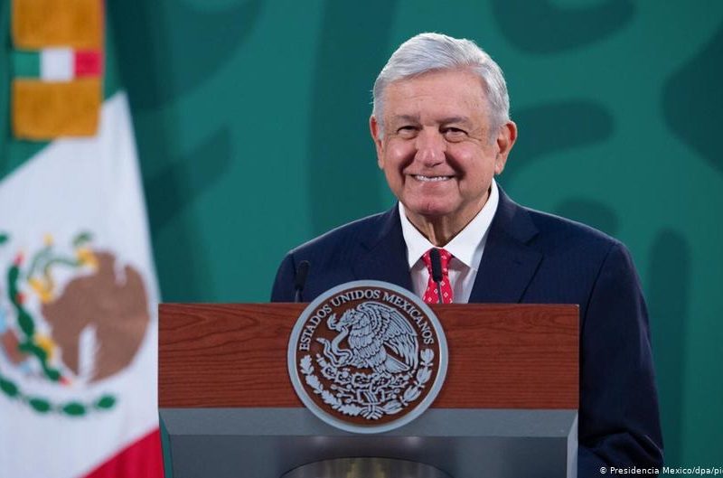 Presidente de México se niega a usar tapabocas porque "ya no contagia"
