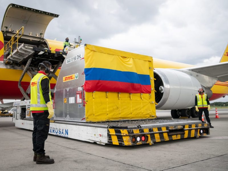Llega a Colombia el primer lote de 50.000 vacunas contra el COVID-19