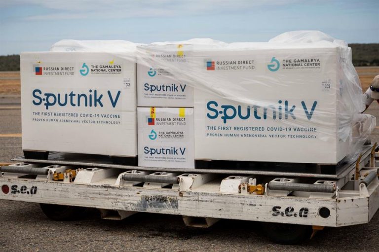 Llegan vacunas Sputnik-V al país