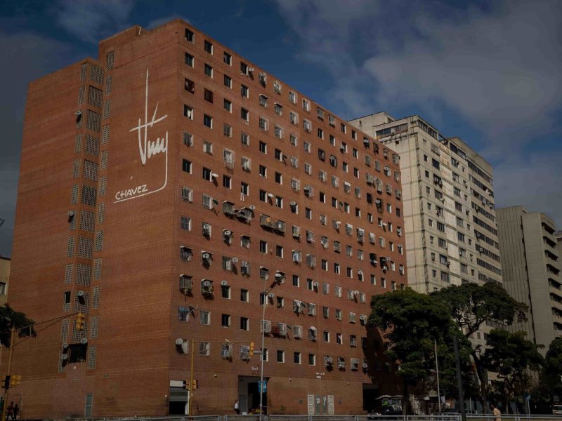 Venezuela: 4.000 años de trabajo para comprar una casa