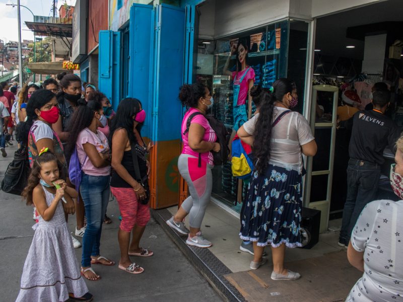 ¿Por qué las sanciones afectan la importación de alimentos y medicinas si hay excepciones humanitarias?