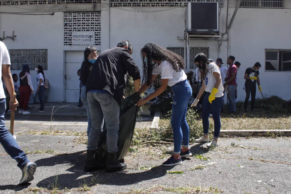 Estudiantes llaman a la comunidad universitaria a reactivar la UCV