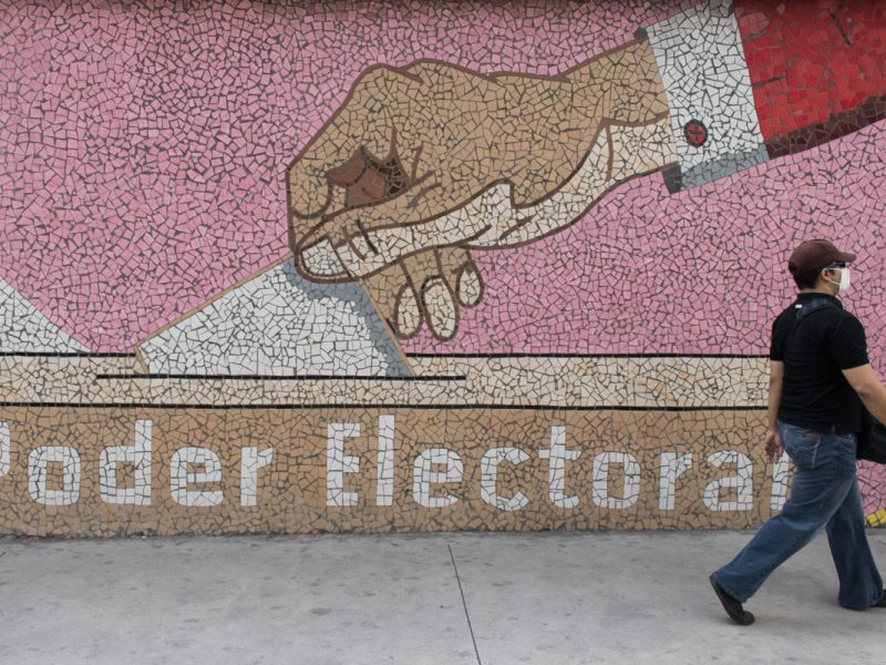 14 acciones para iniciar una transición en el país, proponen académicos y políticos