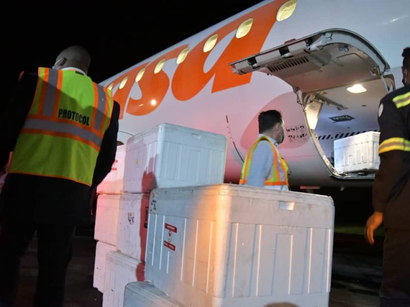 Vuelo de Conviasa transportó 20.000 vacunas de Sinopharm a Dominica 