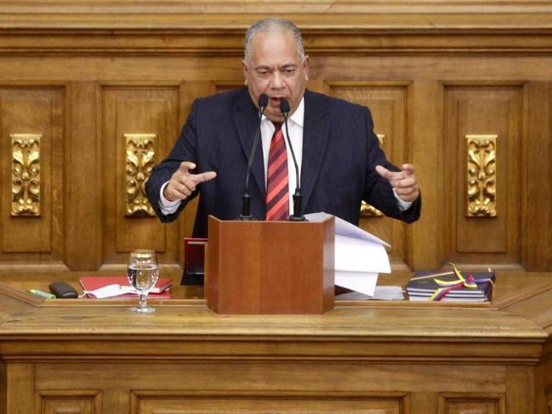 Amoroso anuncia que solicitará a la FGR acciones penales contra diputados de 2015
