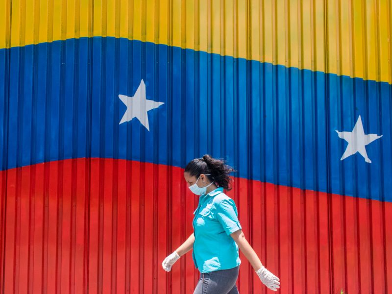 Por qué la inclusión de las mujeres aumenta la probabilidad de lograr acuerdos duraderos