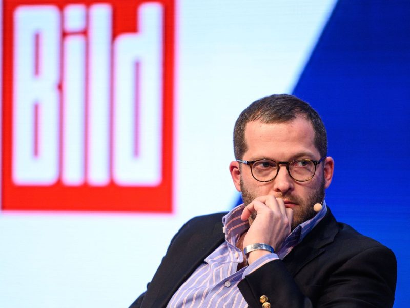 Suspenden al director del diario alemán Bild por supuesto trato indebido a mujeres