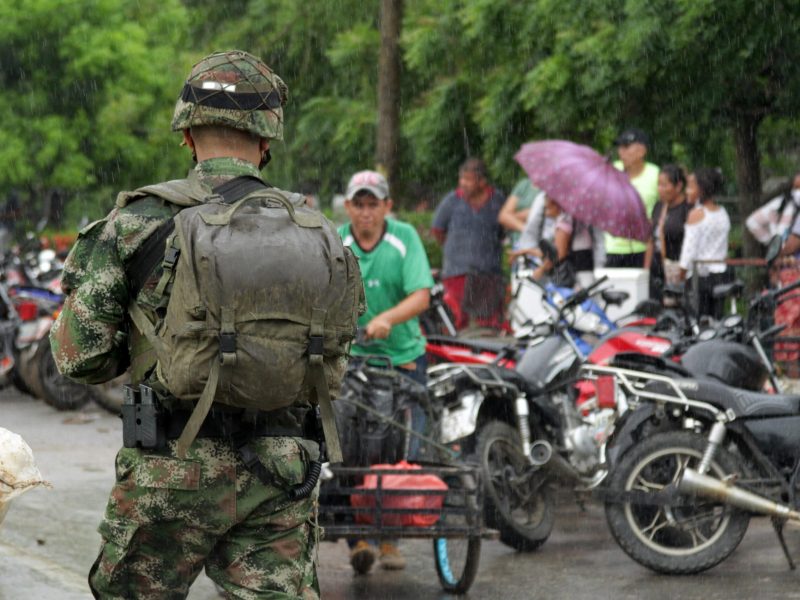 Oposición pide a Iglesia "esfuerzos" para liberación de militares