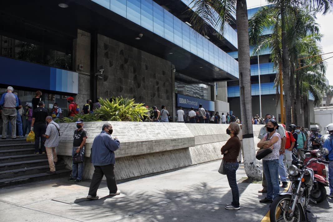 Caraqueños que viven del día a día siguen en las calles pese a la cuarentena Caraqueños que viven del día a día siguen en las calles pese a la cuarentena