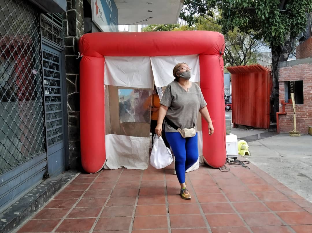 Caraqueños que viven del día a día siguen en las calles pese a la cuarentena Caraqueños que viven del día a día siguen en las calles pese a la cuarentena