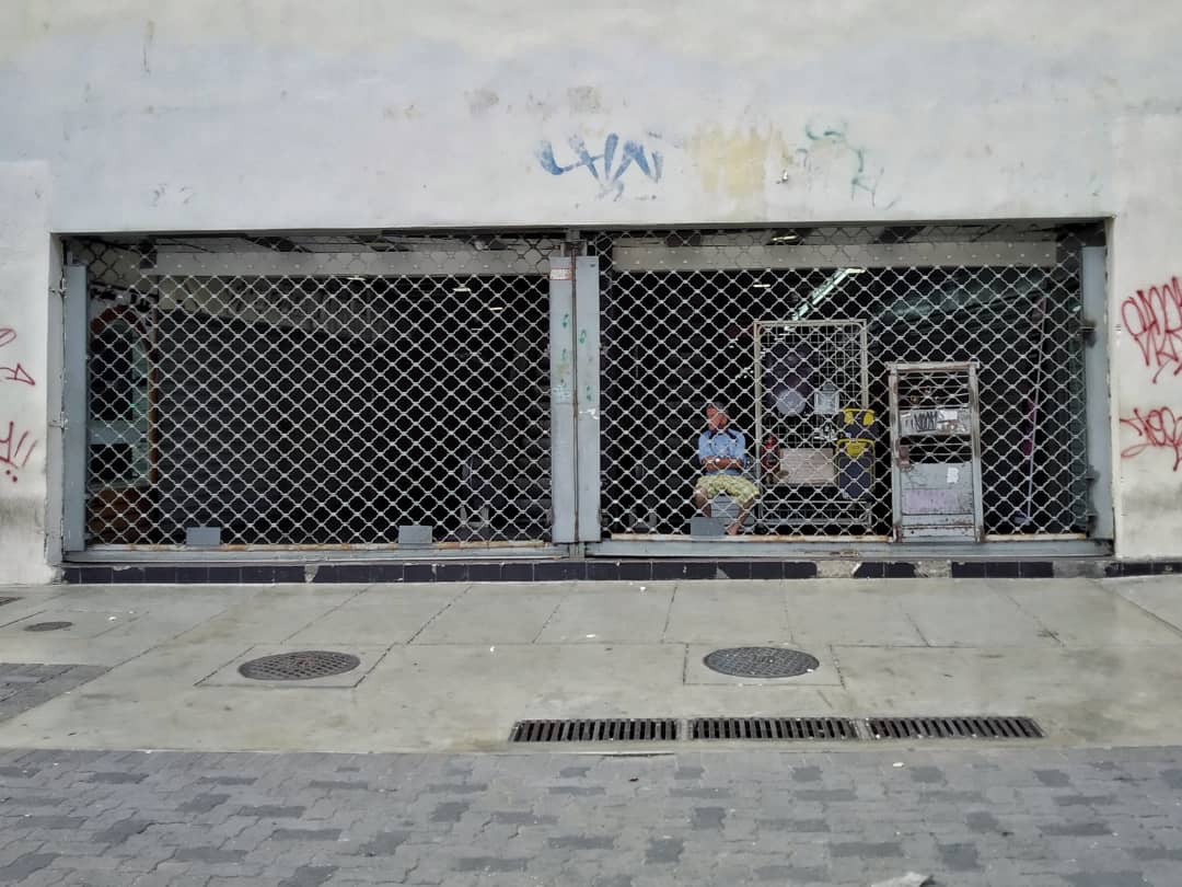 Caraqueños que viven del día a día siguen en las calles pese a la cuarentena Caraqueños que viven del día a día siguen en las calles pese a la cuarentena