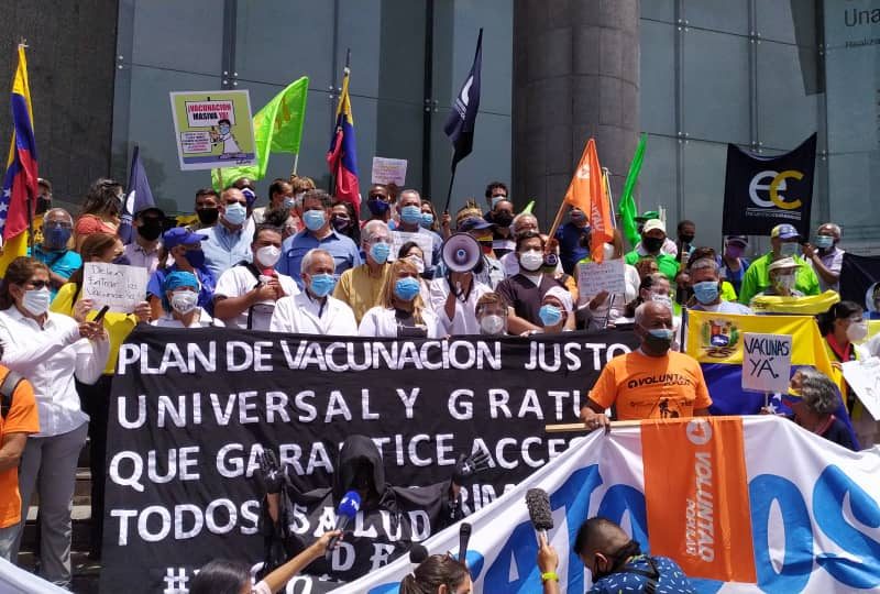 Trabajadores de la salud marchan al Pnud para exigir un plan de vacunación justo