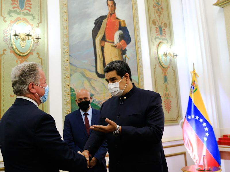 Gobierno de Maduro y la ONU firman acuerdo para alimentar a niños de edad preescolar