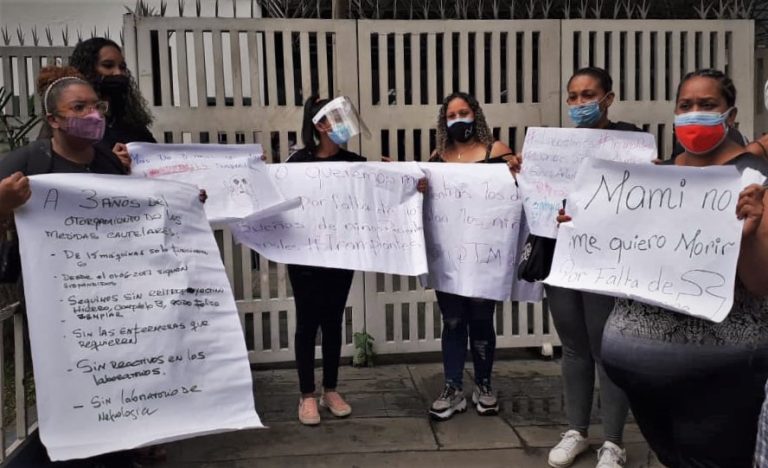 "Mi hijo me dice que no quiere se morir", dice madre de paciente de Nefrología del J. M.