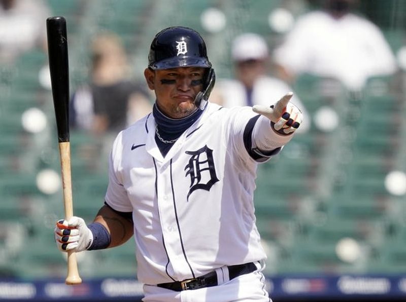 Miguel Cabrera conecta hit 2.874 para superar al legendario Babe Ruth