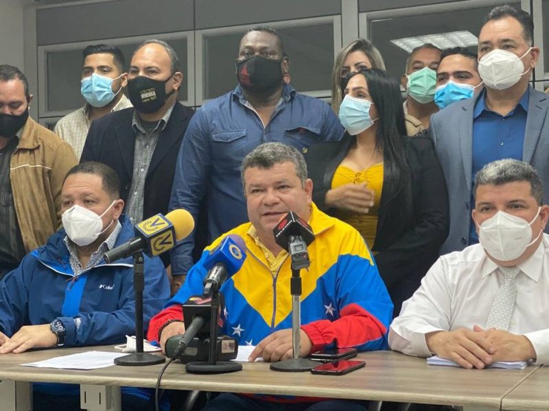 Grupo de Parra se adelanta y propone seis candidaturas para gobernaciones