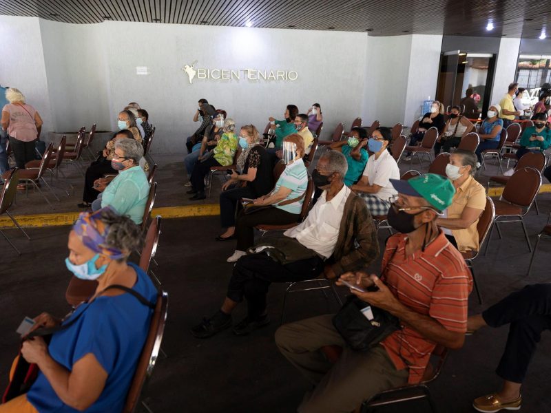 Las cinco fallas de segunda fase de la vacunación anticovid en Venezuela, según Oletta