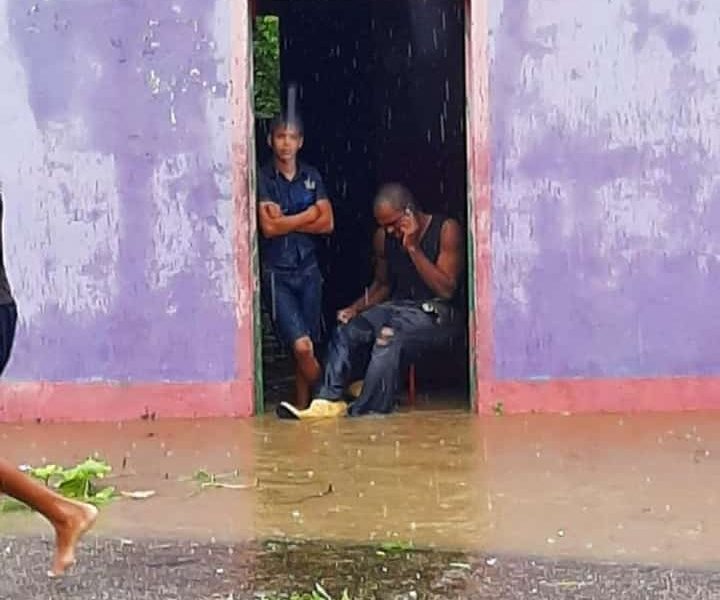 Se desborda río Caripe