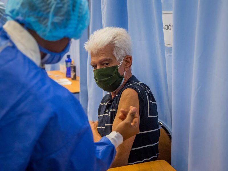 Médicos Unidos denuncia que datos de vacunación anticovid están manipulados