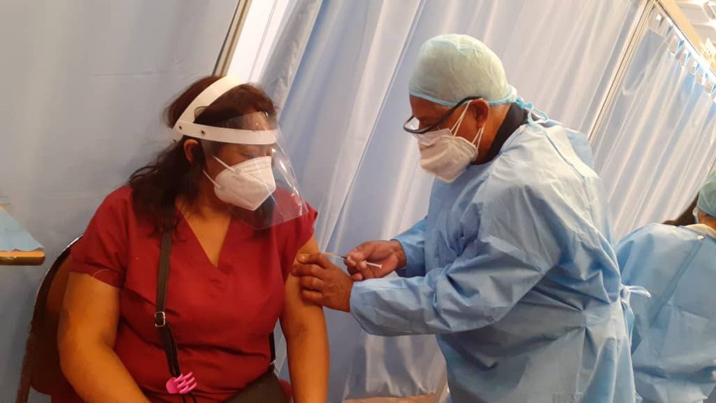 “Venezuela ha recibido más vacunas desde China pero no las anuncian”, dice Médicos Unidos