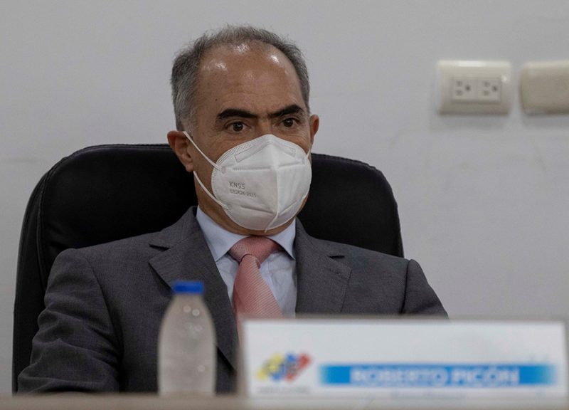 Rector Picón rechaza inhabilitaciones contra candidatos a megaelecciones