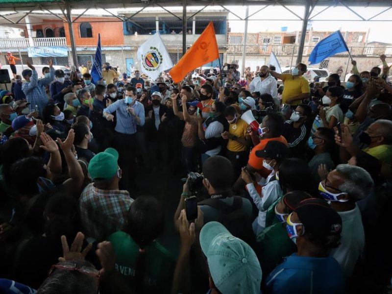 Guaidó promueve su acuerdo de salvación desde Puerto Cabello