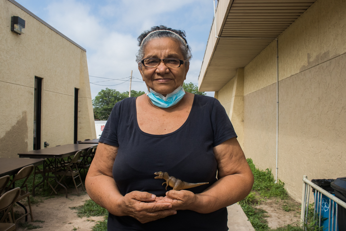 Adulta mayor que viajó a Estados Unidos a través del Rio Grande, ahora es una abuela migrante 