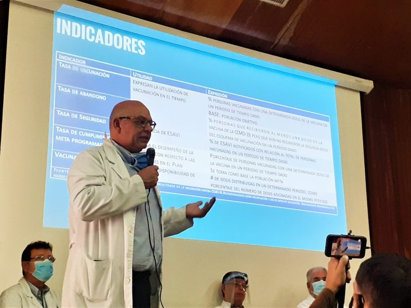 Expertos proponen mejoras al plan de vacunación y piden respuestas al Ministerio de Salud