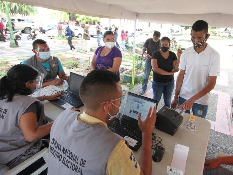 Súmate pide al CNE aplazar las megaelecciones para el 5 de diciembre - disposición a votar