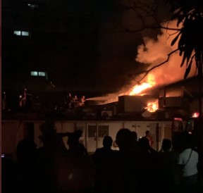 Estudiantes de la UCV responsabilizan al ministro Trompiz del incendio de este #30Jun