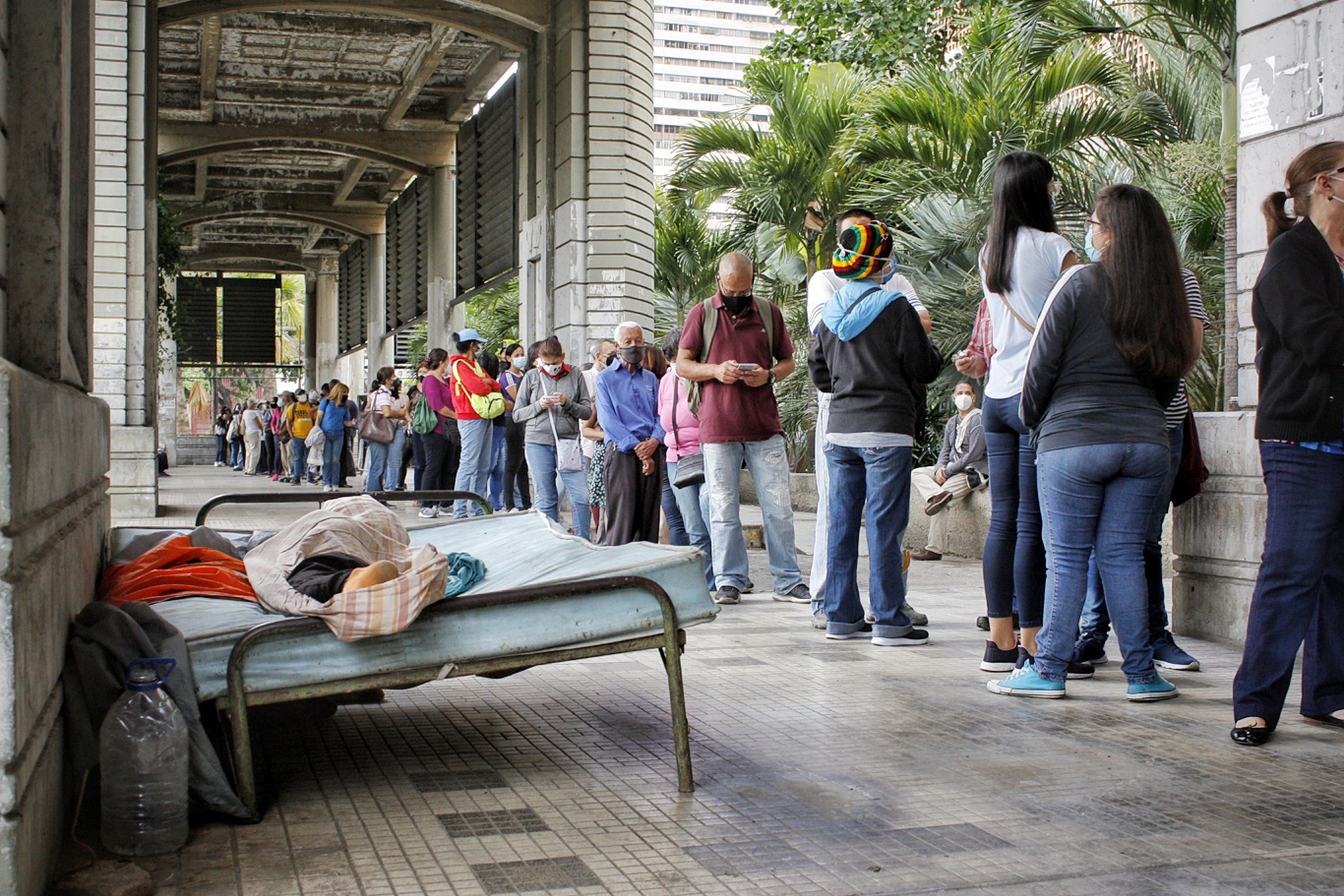 Expertos alertan que ampliar la flexibilización en Venezuela puede convertirse en un 