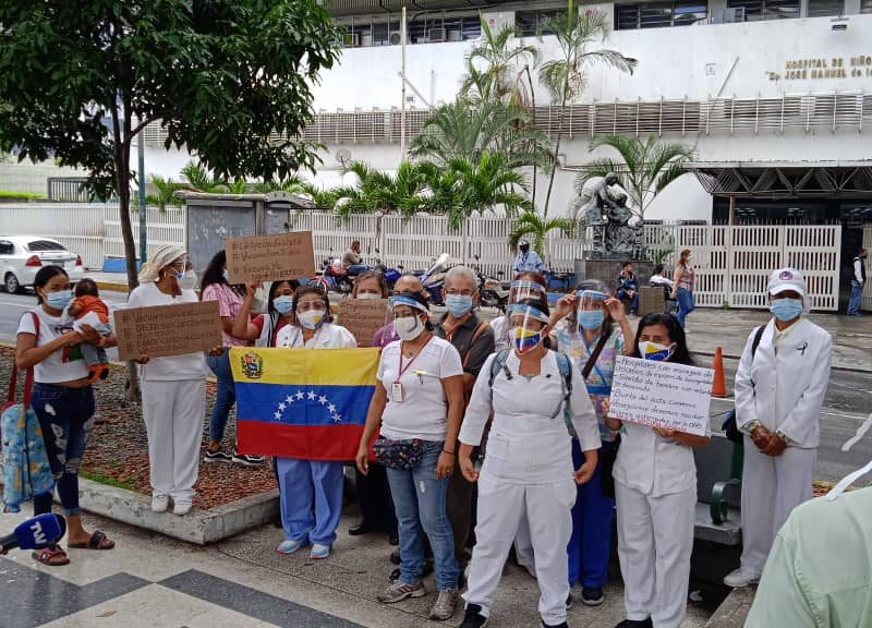 Enfermeras del hospital de niños J. M. de los Ríos protestan por falta de insumos