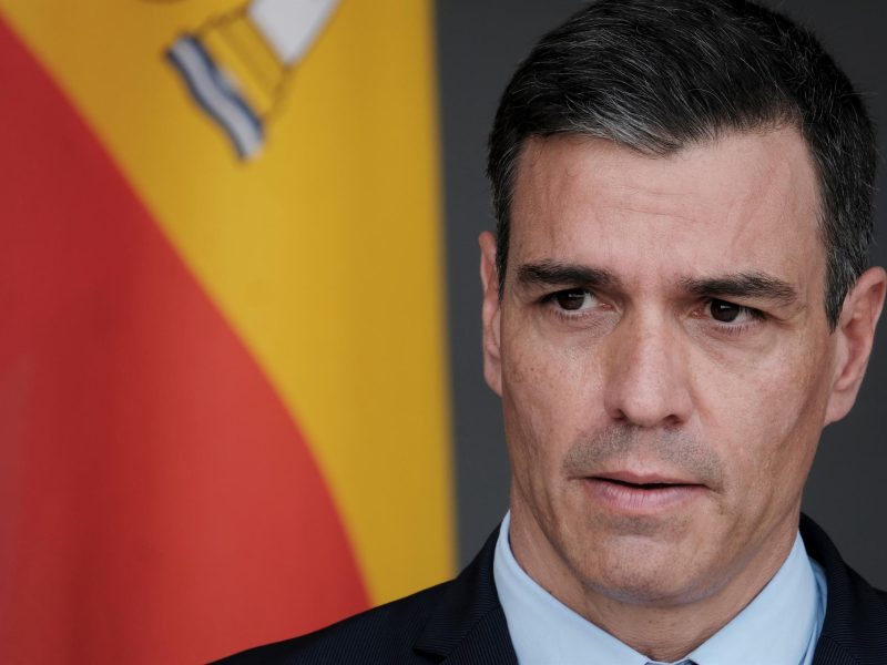 Pedro Sánchez renueva su gabinete con mayor presencia de mujeres
