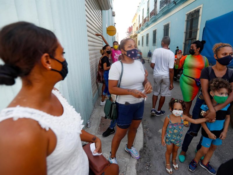 Un muerto en las protestas antigubernamentales en Cuba - detenidos en Cuba