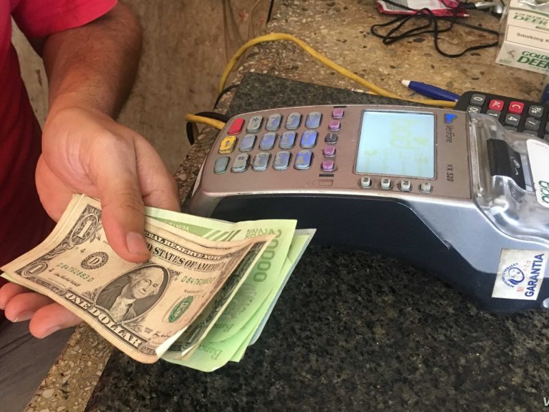 Economía venezolana mejoró en 2021, pero no creció en conjunto, como dice Maduro
