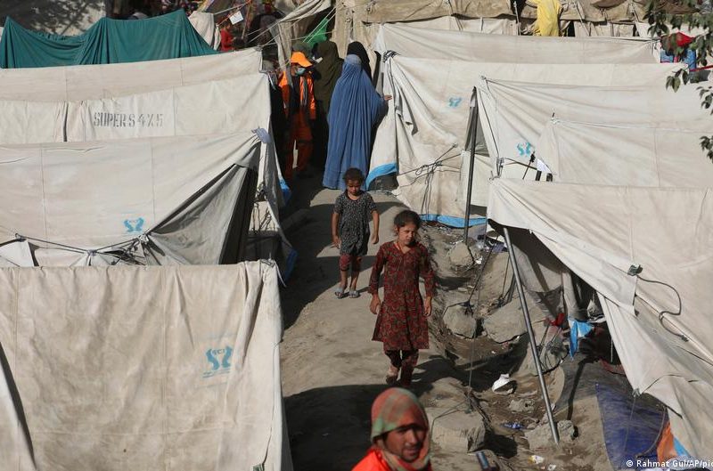 ONU espera medio millón de refugiados afganos adicionales tras llegada de los talibanes