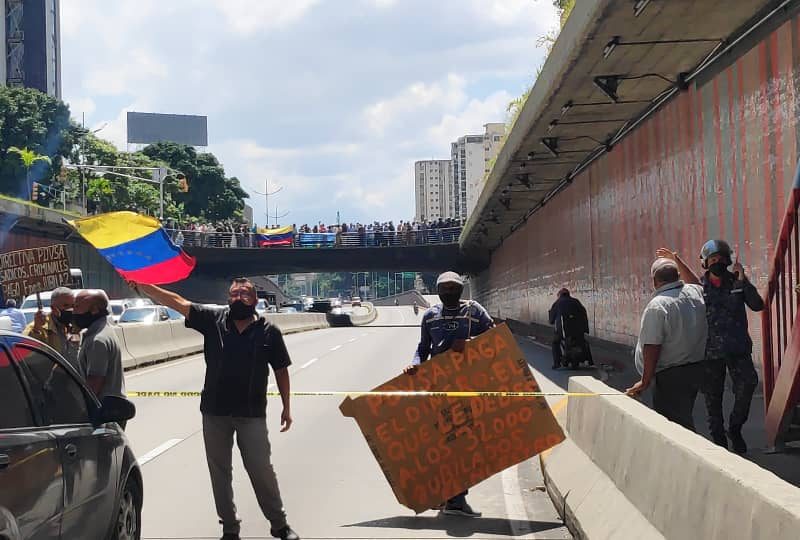 Jubilados de Pdvsa exigen reivindicaciones salariales