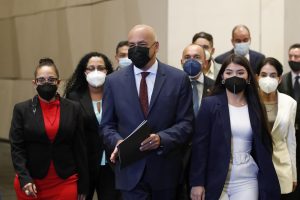 Analistas: Chavismo prepara “excusa” para implosionar negociación con Saab