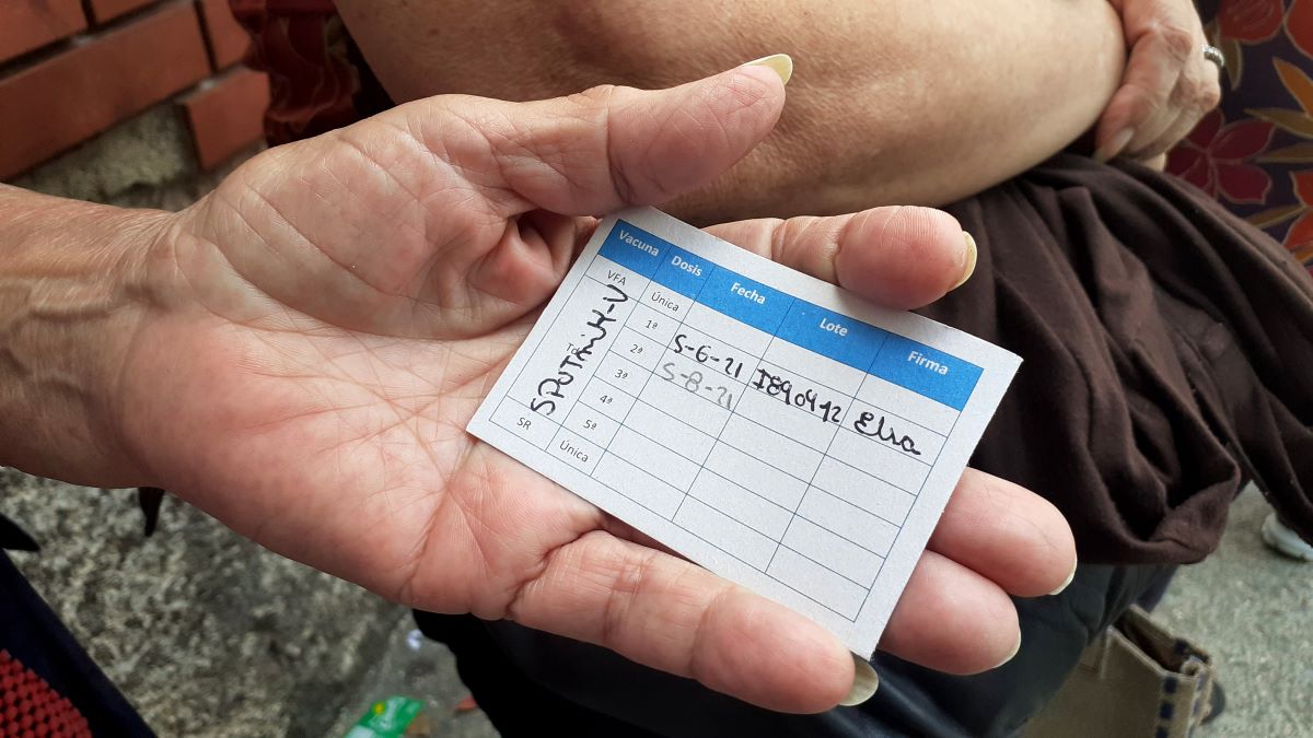 Algunos adultos mayores tienen más de 100 días sin segundas dosis