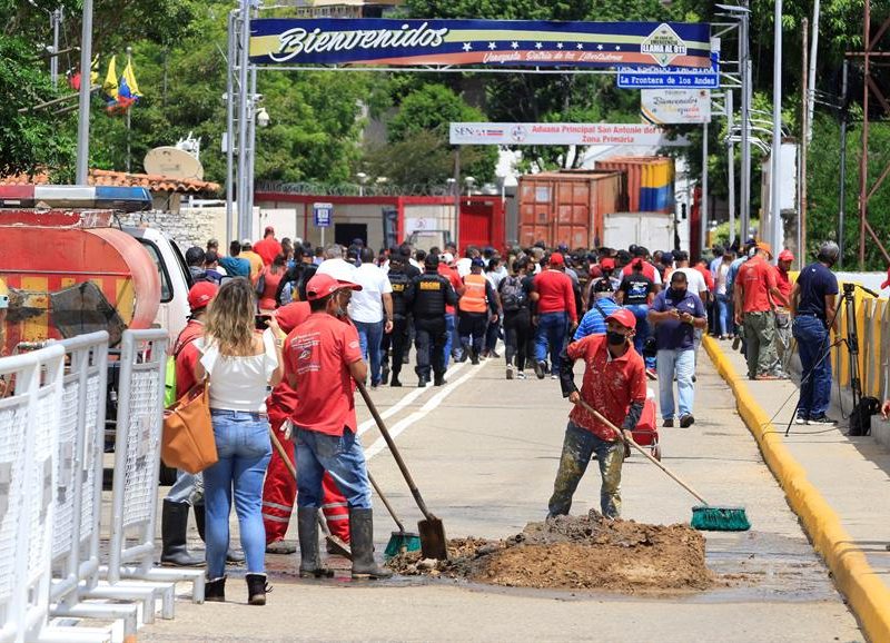 Estos son los horarios para el paso hacia Colombia desde este #5Oct