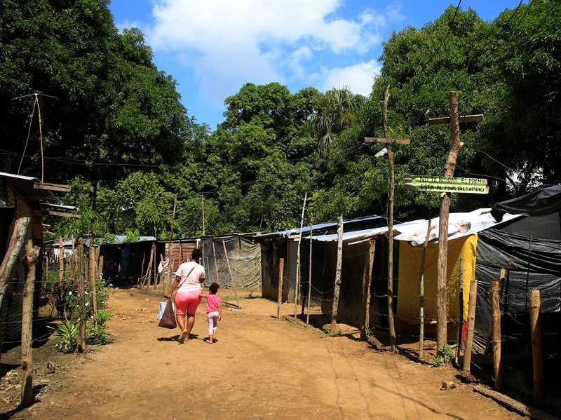 Migrantes colombo-venezolanos buscan lugar definitivo para vivir en el Caribe