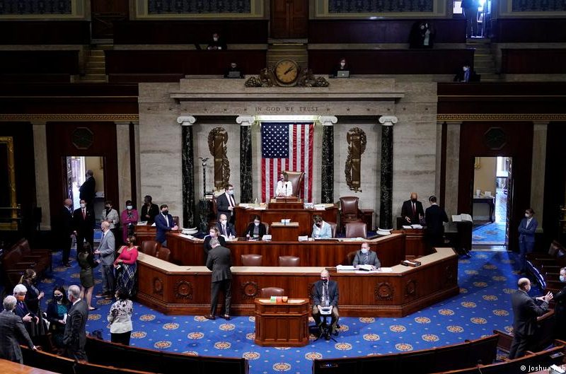 Congresistas piden a Biden la extensión del Título 42