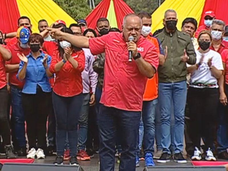 Cabello a observadores de la UE: «Los protectorados no son problema de ustedes»