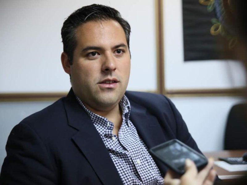 Yon Goicoechea: En Monómeros podría estar pasando lo que sea y la presidencia no lo sabe
