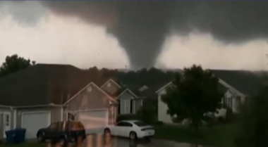 Cerca de 50 personas mueren por impacto de varios tornados en EEUU