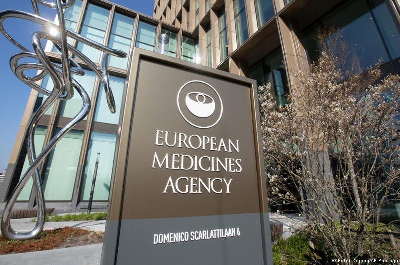 Agencia Europea de Medicamentos aprobó píldora y dos tratamientos más contra COVID-19